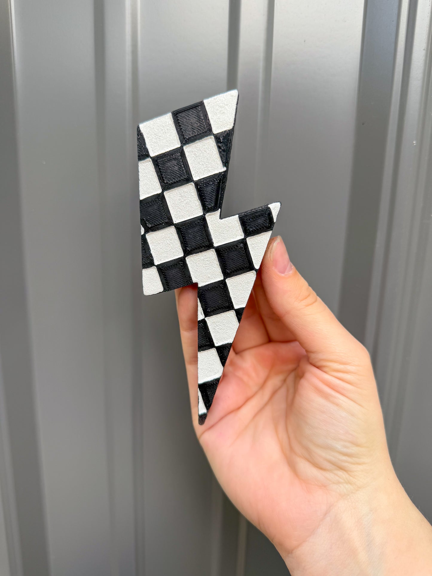Checkered Bolt