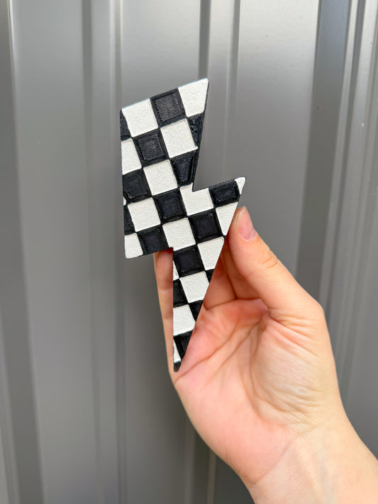 Checkered Bolt