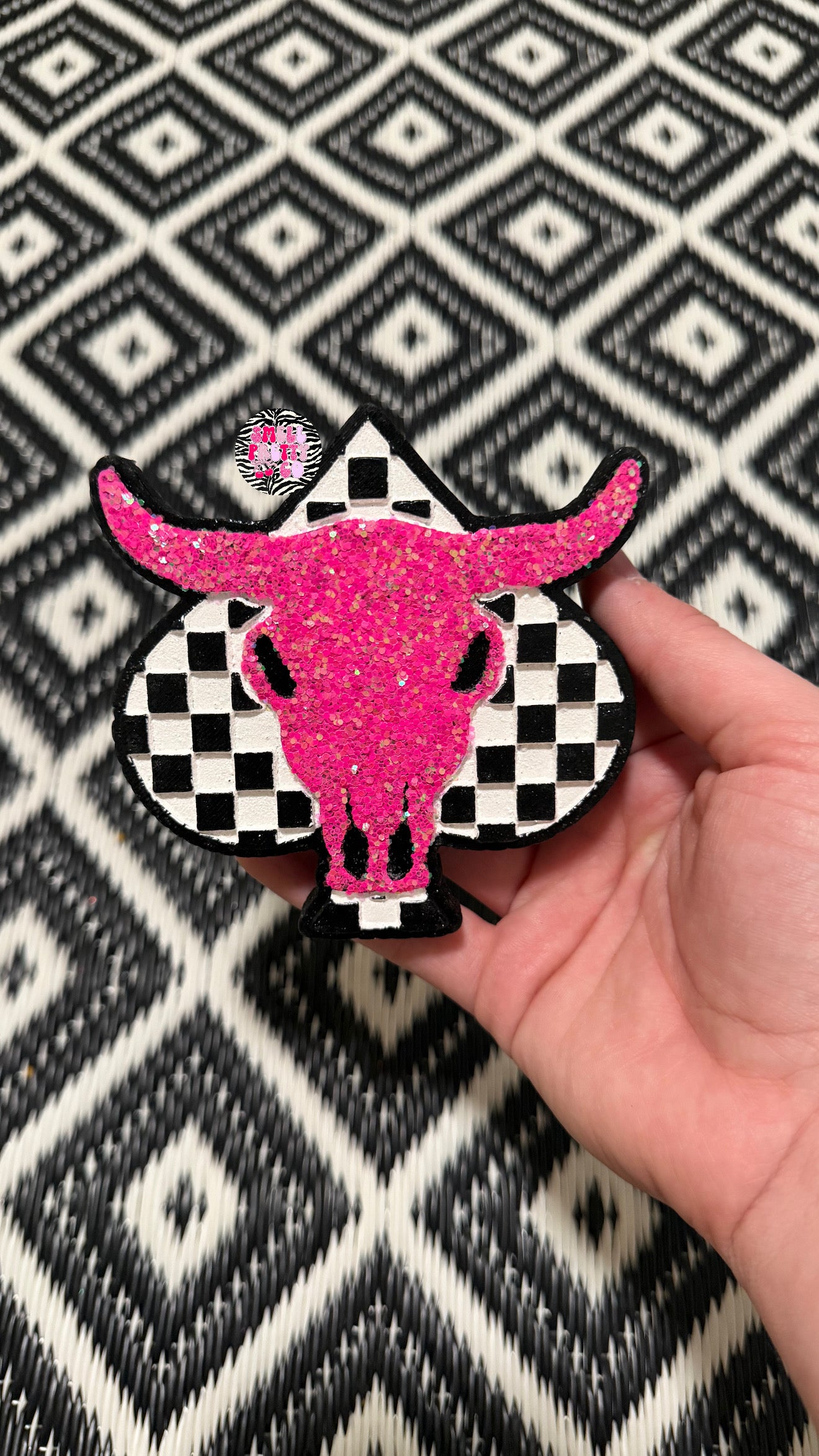 Checkered Bull Spade